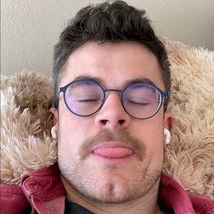 Meet your Posher, Davis